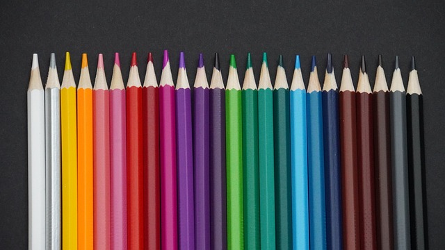 庆祝大儿子蒂亚戈13岁生日，梅西一家举办了巴萨主题生日派对